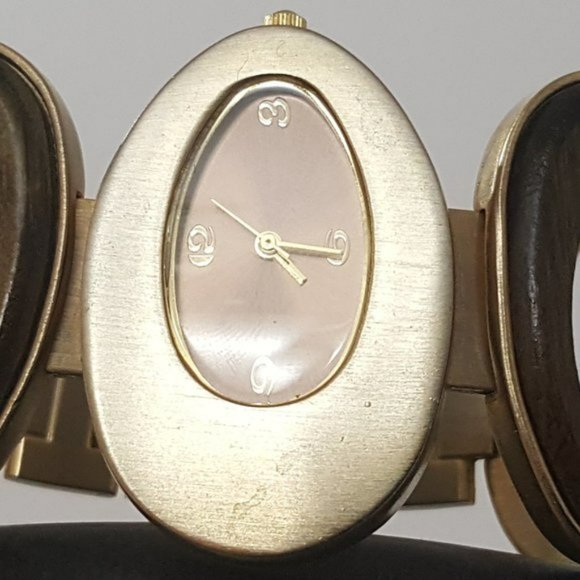 💋STUNNING BOHO CHIC💋Vintage 70's Mod Gold & Wood Bracelet Watch - Picture 8 of 13